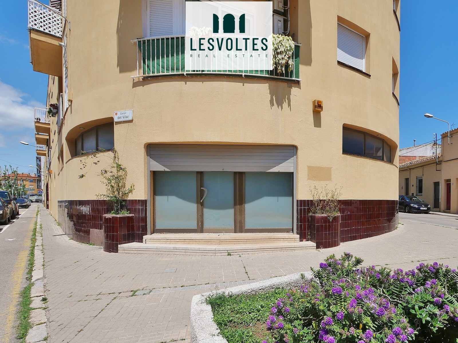 FOR SALE LARGE CORNER LOCAL OF 120 M² SITUATED IN PALAFRUGELL.