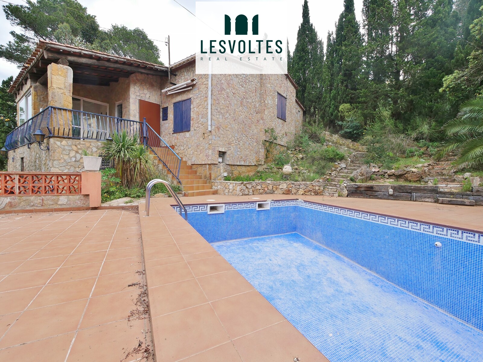 SPACIOUS HOUSE WITH GARDEN AND SWIMMING POOL LOCATED IN RESIDENCIAL BEGUR