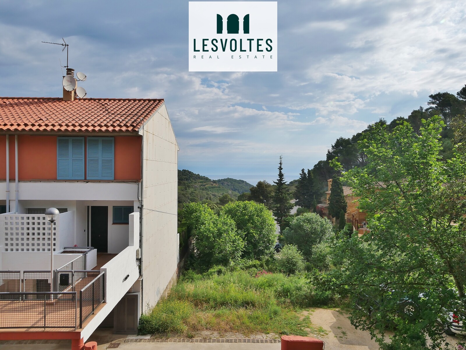 SET OF 5 PLOTS FOR SINGLE-FAMILY HOUSES FOR SALE IN THE CENTRE OF BEGUR.