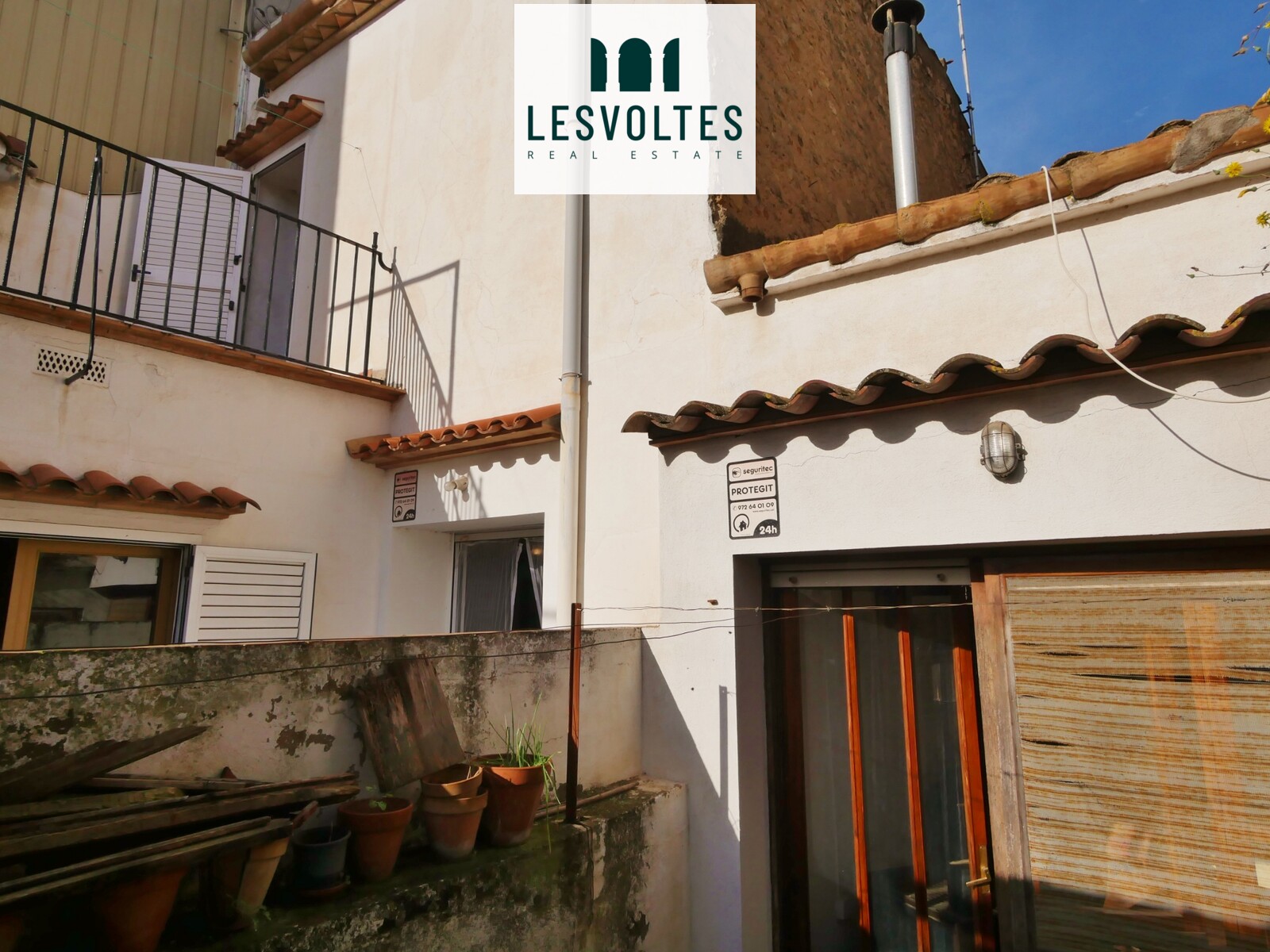 CONJUNTO DE DOS CASAS DE PUEBLO CON PATIO EN VENTA EN PALAFRUGELL