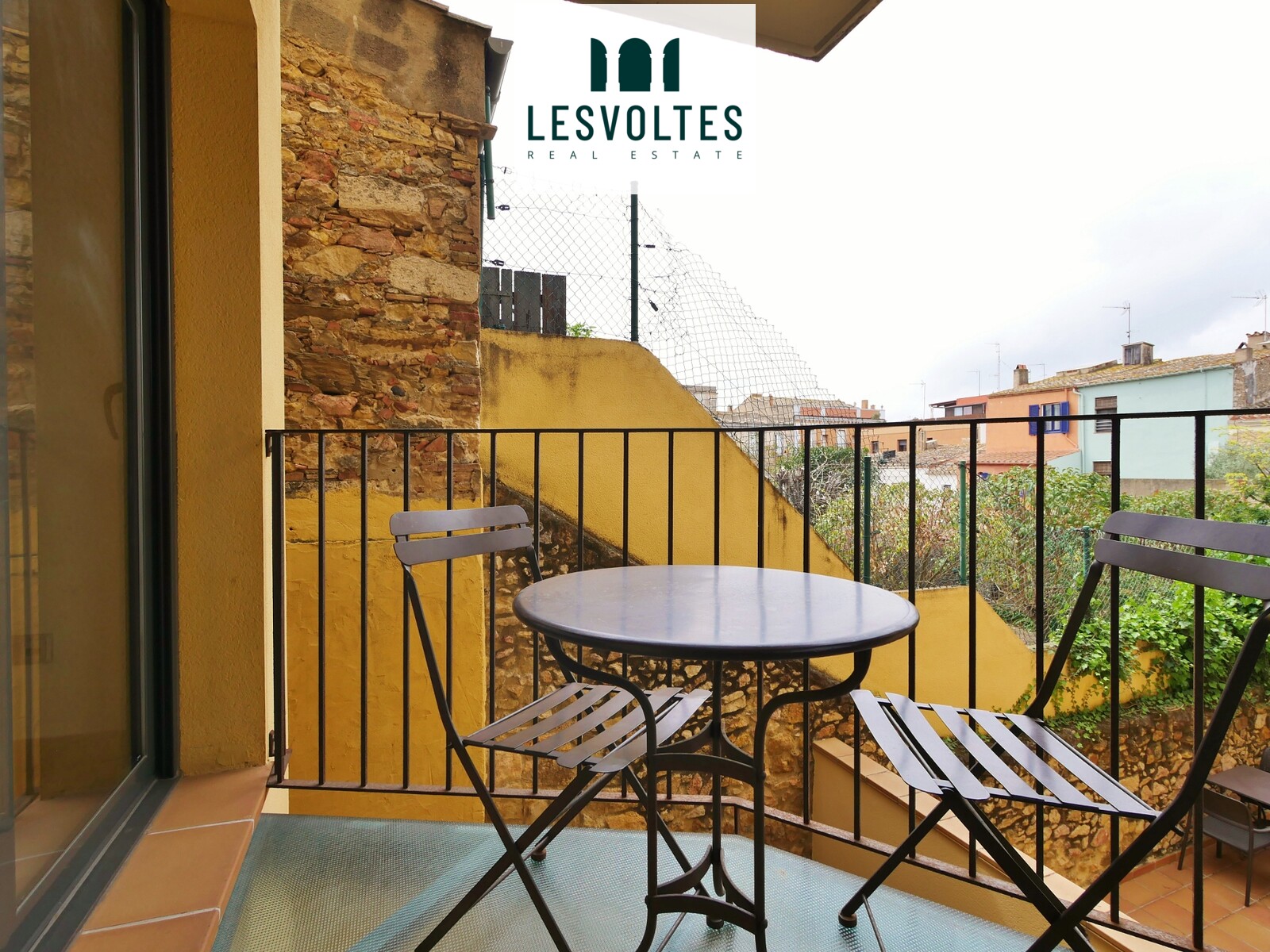 2 BEDROOM FLAT WITH BALCONY FOR SALE IN PALAFRUGELL