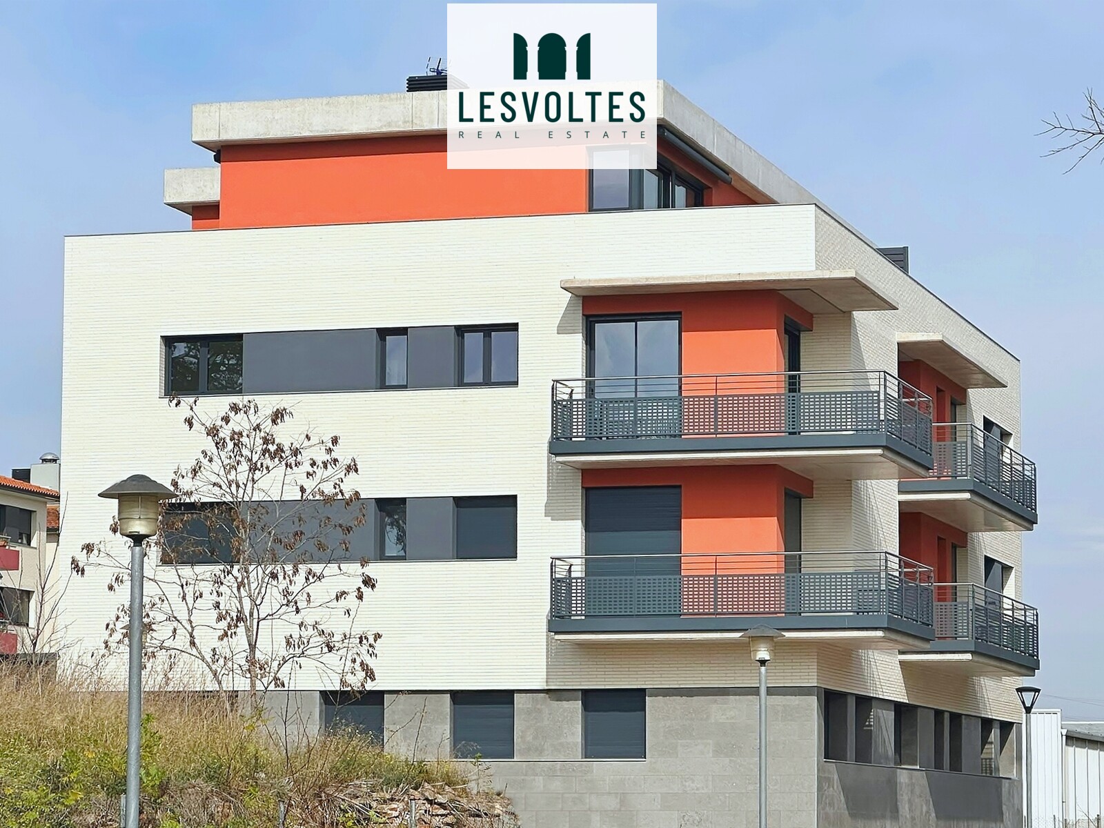 PLANTA BAIXA D'OBRA NOVA AMB PATI EN UBICACIÓ RESIDENCIAL PRIVILEGIADA EN EL CENTRE DE PALAFRUGELL