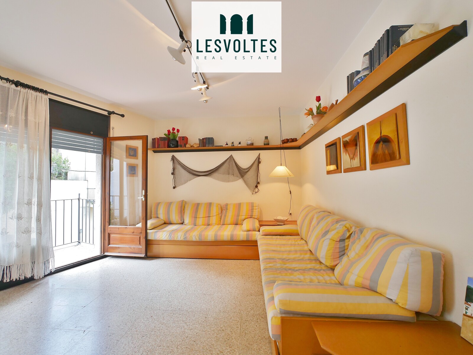 APARTAMENTO EN VENTA A TAN SOLO 200 METROS DE LA PLAYA DE TAMARIU