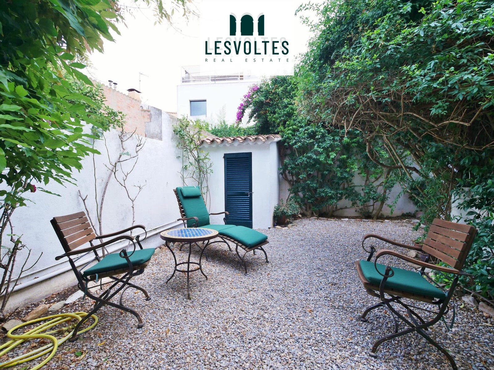 CHARMING RUSTIC VILLAGE HOUSE LOCATED IN THE BEAUTIFUL CENTRE OF PALAFRUGELL, ON A QUIET, SPACIOUS AND BRIGHT STREET.