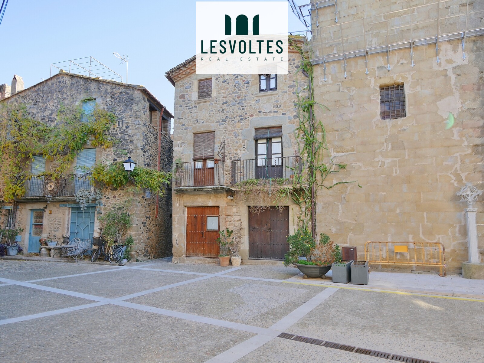 120 M² VILLAGE HOUSE, THREE FLOORS, FURNISHED AND EQUIPPED, FOR RENT AS A SECOND HOME IN RUPIÀ.