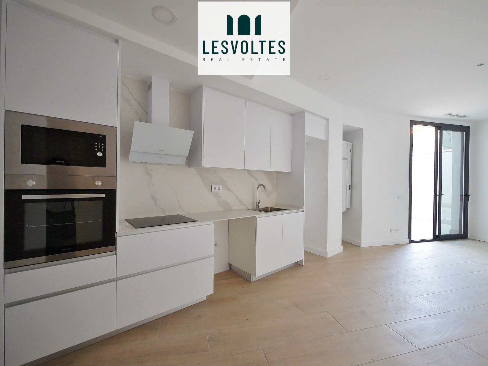 COZY GROUND-FLOOR APARTMENT WITH PARKING IN THE CENTER OF PALAFRUGELL