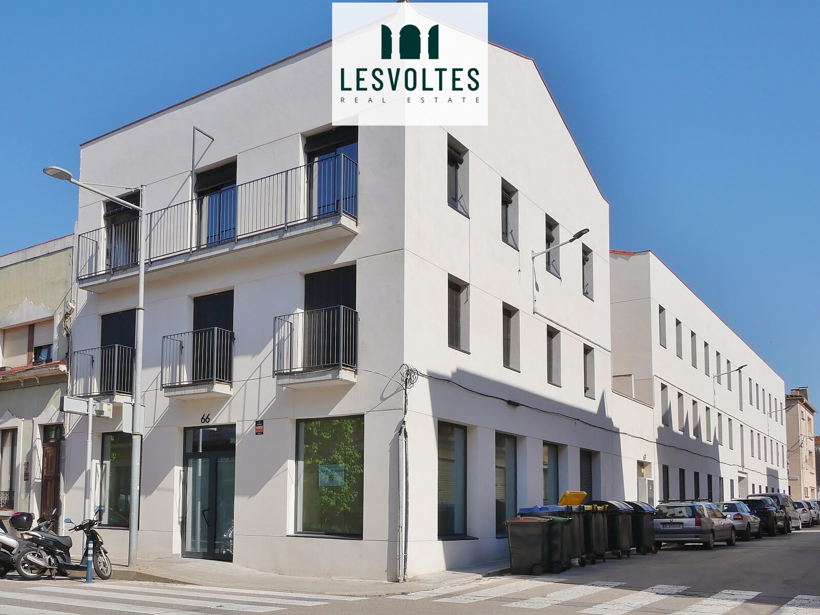 ACOLLIDORA PLANTA BAIXA AMB PÀRQUING EN EL CENTRE DE PALAFRUGELL