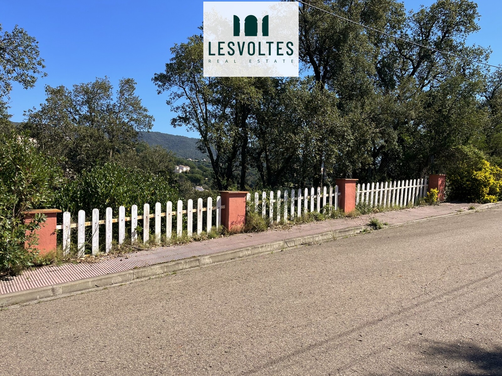 TWO URBAN PLOTS FOR SALE IN ROI DE ORO, CALONGE, TO BUILD A DETACHED HOUSE WITH GARDEN AND SWIMMING POOL