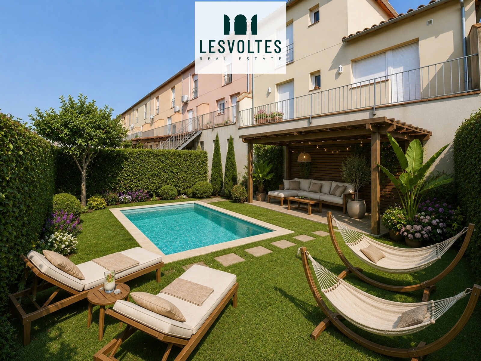 232 M² CORNER HOUSE WITH GARAGE, SUNNY BACK YARD AND SPACIOUS LIVING AREAS FOR SALE IN LA BISBAL D'EMPORDÀ, BAIX EMPORDÀ.