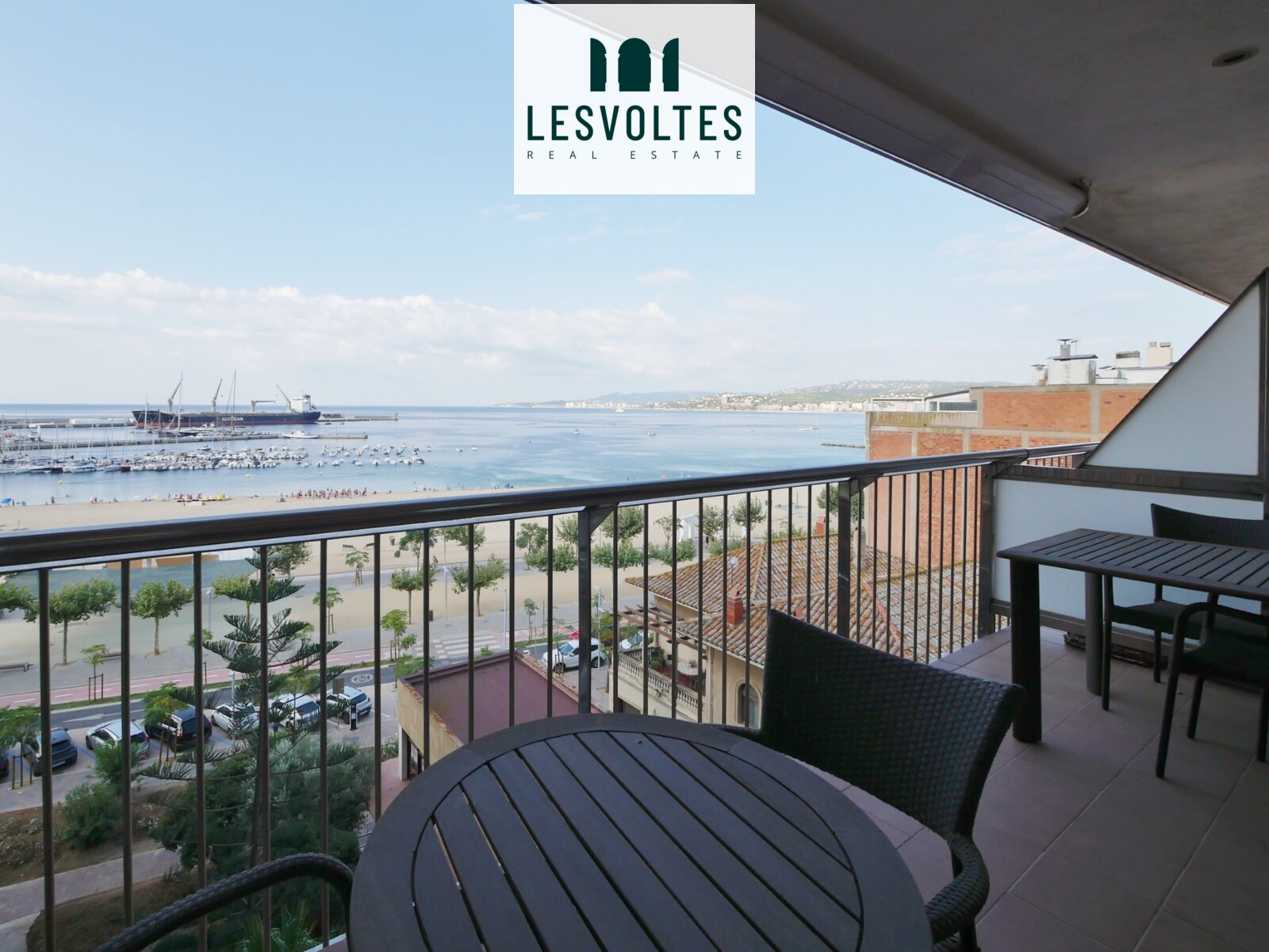 SPECTACULAR FLAT WITH SEA VIEWS ON THE SEAFRONT PROMENADE IN PALAMÓS